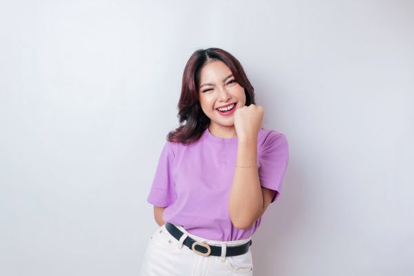 Do women like to see guys performing autofellatio or self-suck? 6 woman reaction