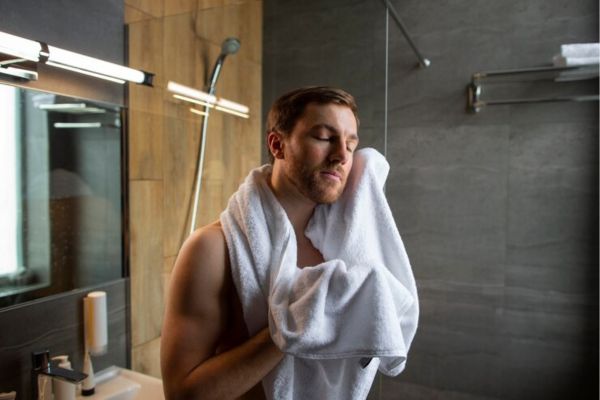 How to perform self golden shower? 1 why men wants to self golden shower